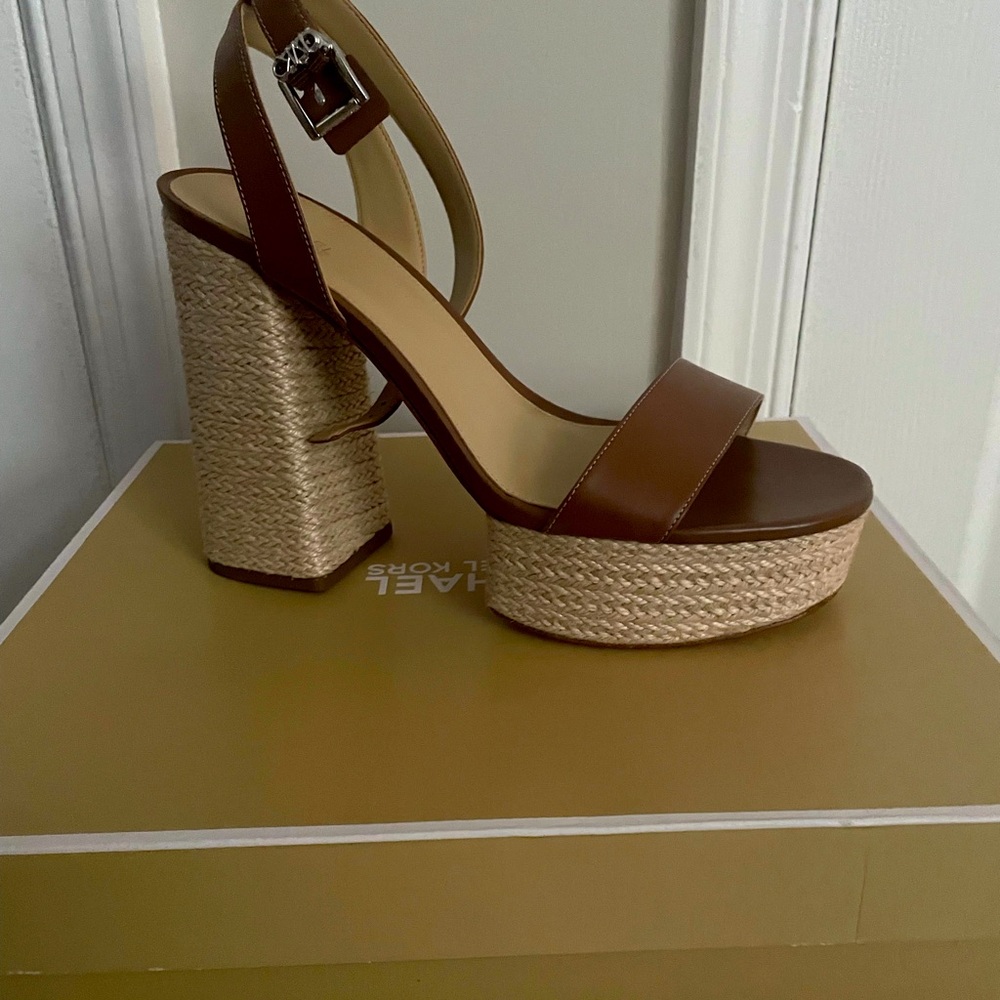 Mk platform heel sandal - Picture 4 of 5